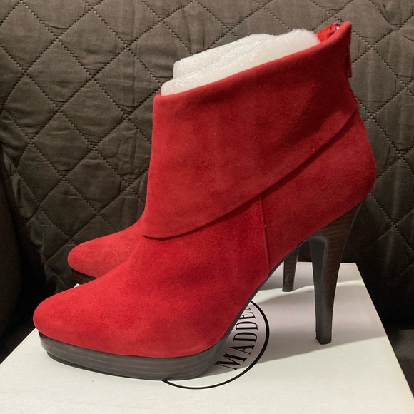 Vintage Y2K Steve Madden Trishia Red Suede Stiletto Ankle Boots - Picture 2 of 9